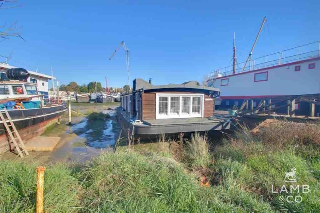 Toosey Lass - St Osyth Creek Saint Osyth Exterior photo
