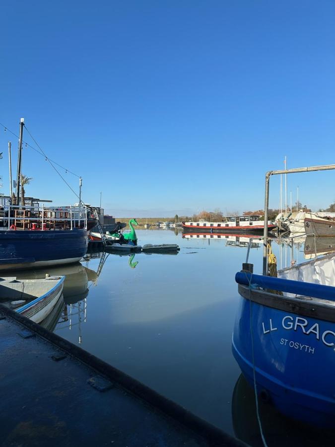 Toosey Lass - St Osyth Creek Saint Osyth Exterior photo